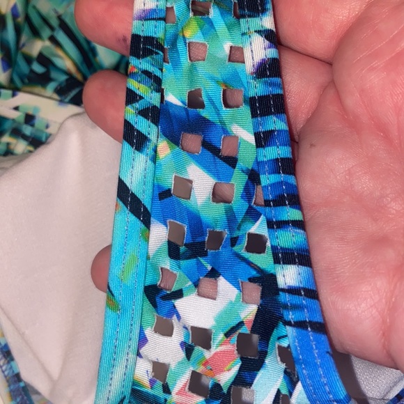 New with tag Kenneth Cole New York size XL one piece swimsuit 🩱 - Picture 9 of 10